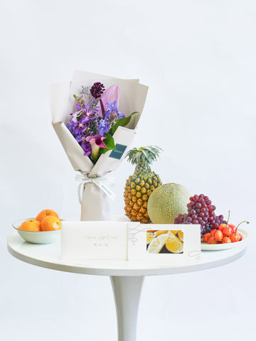 蝶結び フルーツギフトカードと季節の花束S パープルのセット