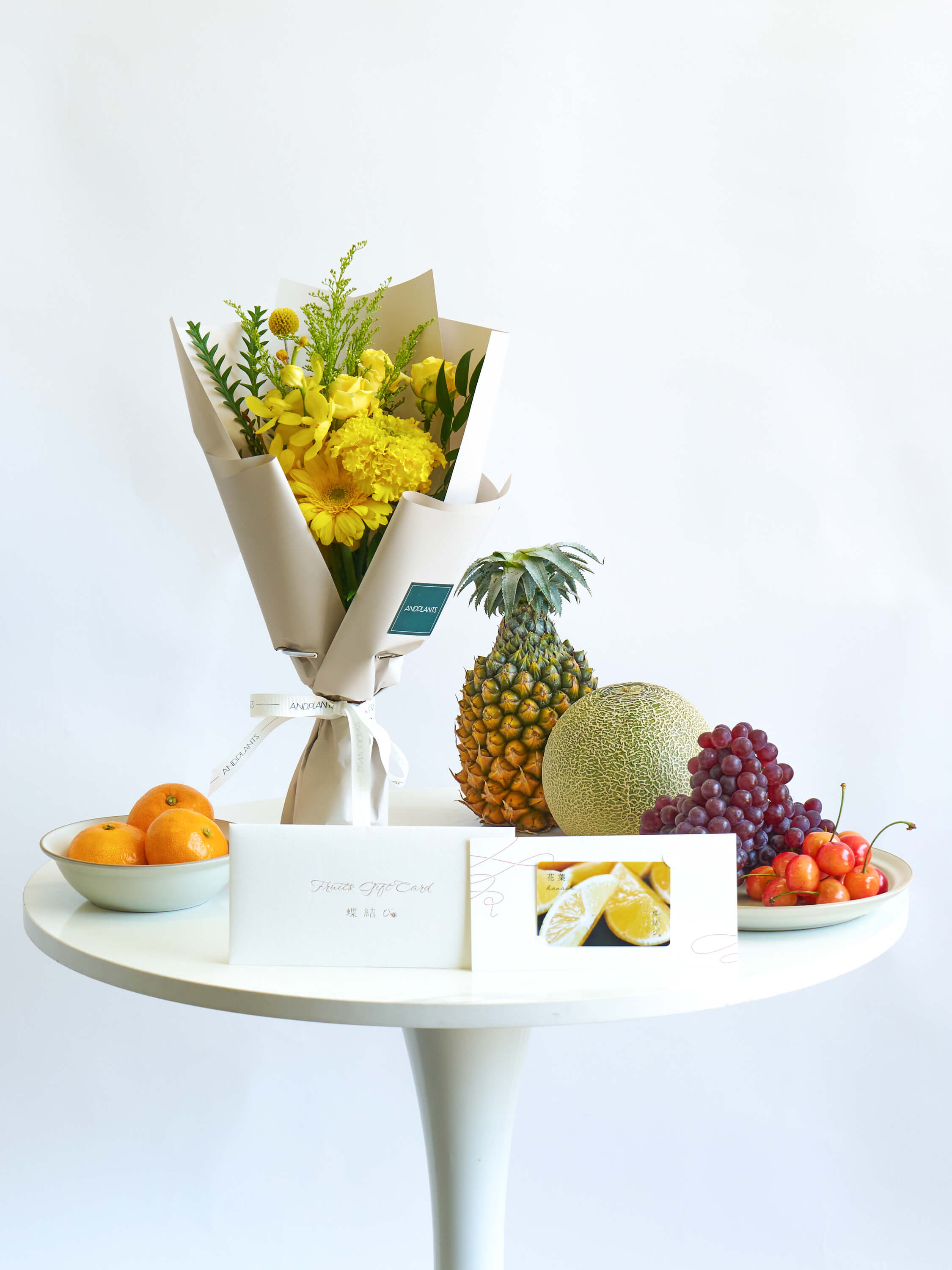 蝶結び フルーツギフトカードと季節の花束 S イエローのセット