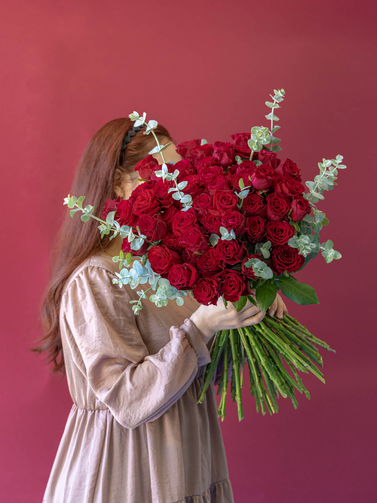 【誕生日ギフト】バラの花束 50本 - レッド -