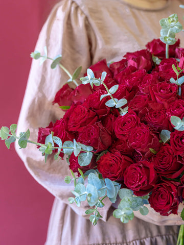 【誕生日ギフト】バラの花束 50本 - レッド -