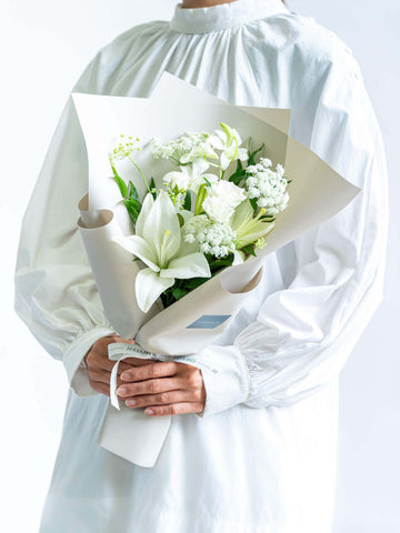 【11月の誕生花】ユリの花束M - ホワイト -