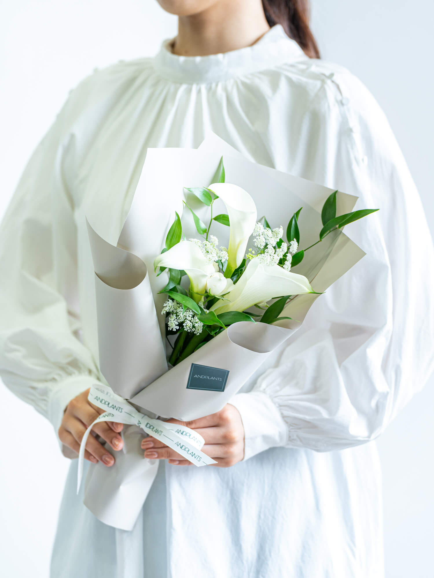 【10月の誕生花】カラーの花束M - ホワイト -