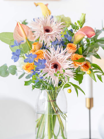 フローリストにおまかせ 季節の花束 M - ミックス -