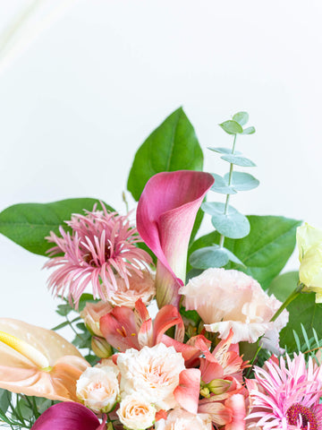 フローリストにおまかせ 季節の花束 L - ピンク -