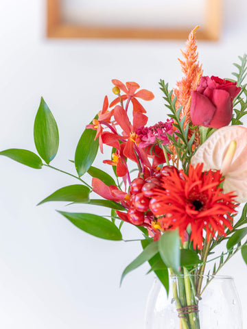 フローリストにおまかせ 季節の花束 S - レッド -