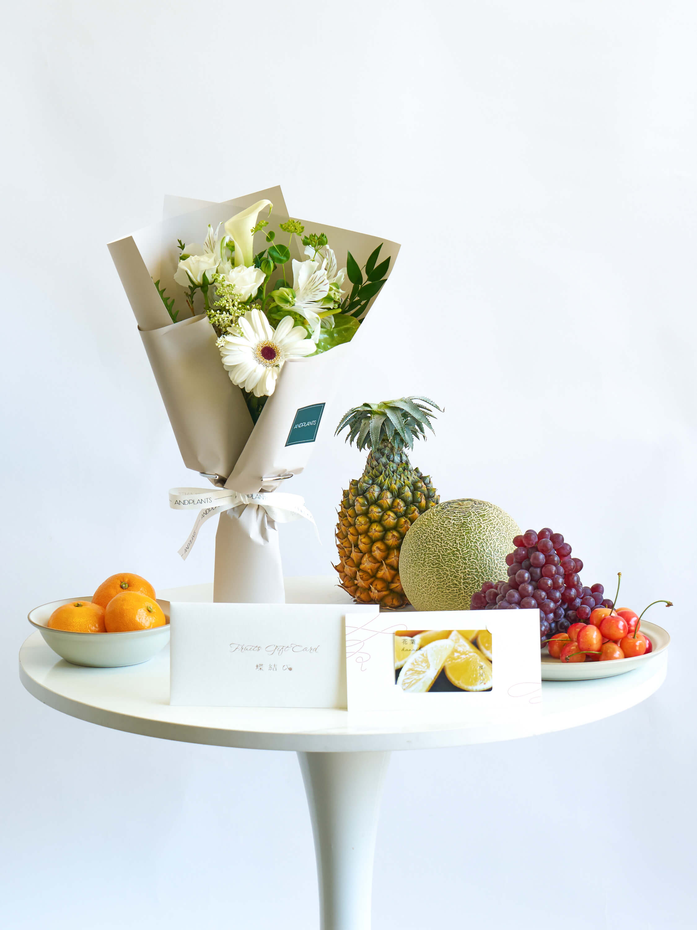 蝶結び フルーツギフトカード と季節の花束 S グリーン&ホワイトのセット