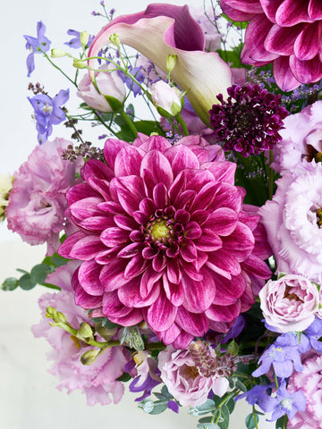 季節のおまかせ生花アレンジ L - パープル -