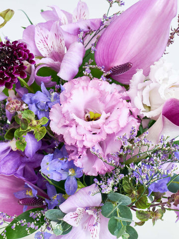 季節のおまかせ生花アレンジ S - パープル -