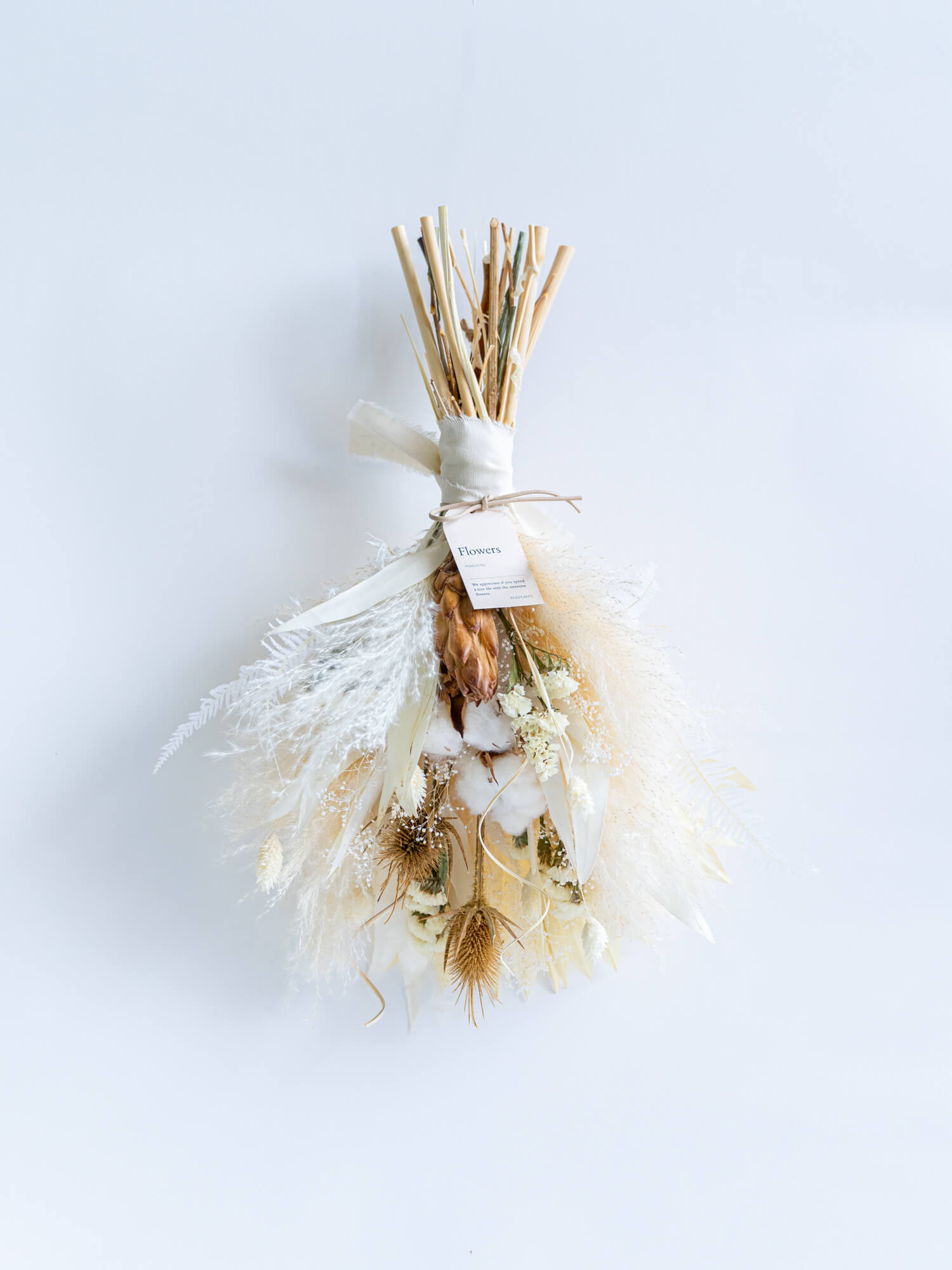 【壁に掛ける】ドライフラワーのスワッグ - ベージュ -