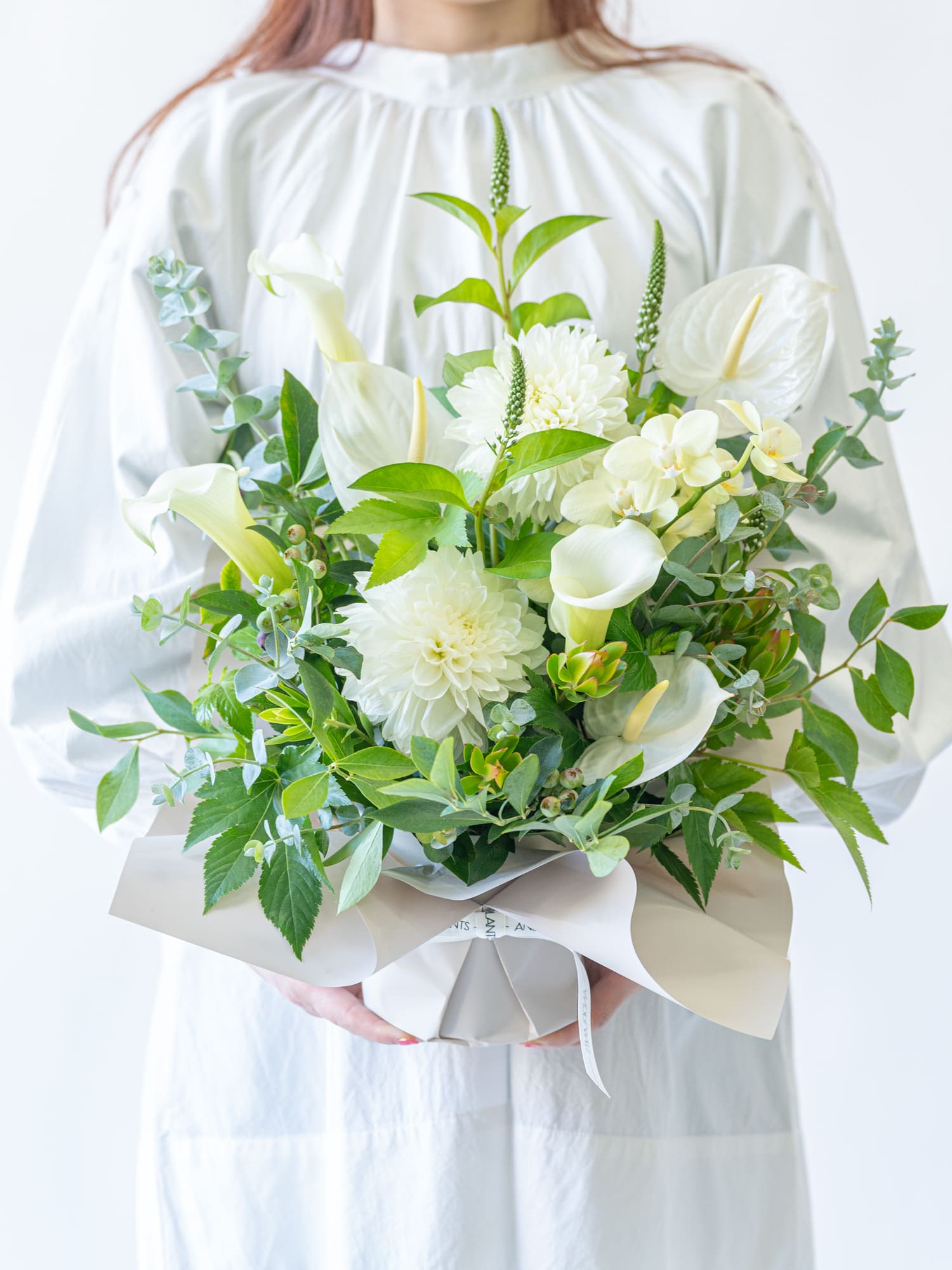 季節のおまかせ生花アレンジ L - グリーン&ホワイト -