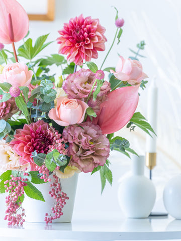 【誕生日ギフト】季節のおまかせ生花アレンジ L - ピンク -