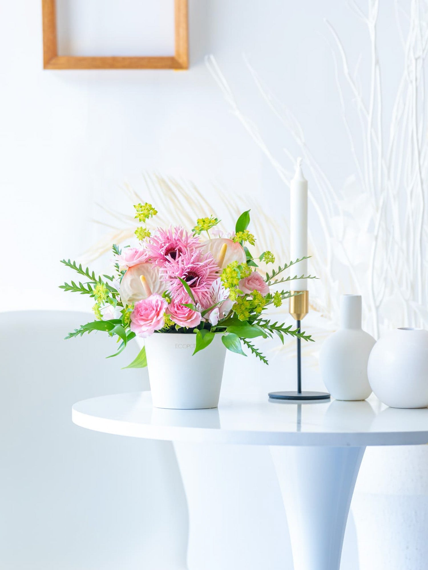 【誕生日ギフト】季節のおまかせ生花アレンジ S - ピンク -