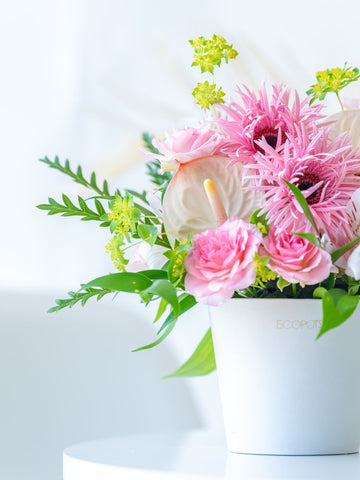 季節のおまかせ生花アレンジ S - ピンク -