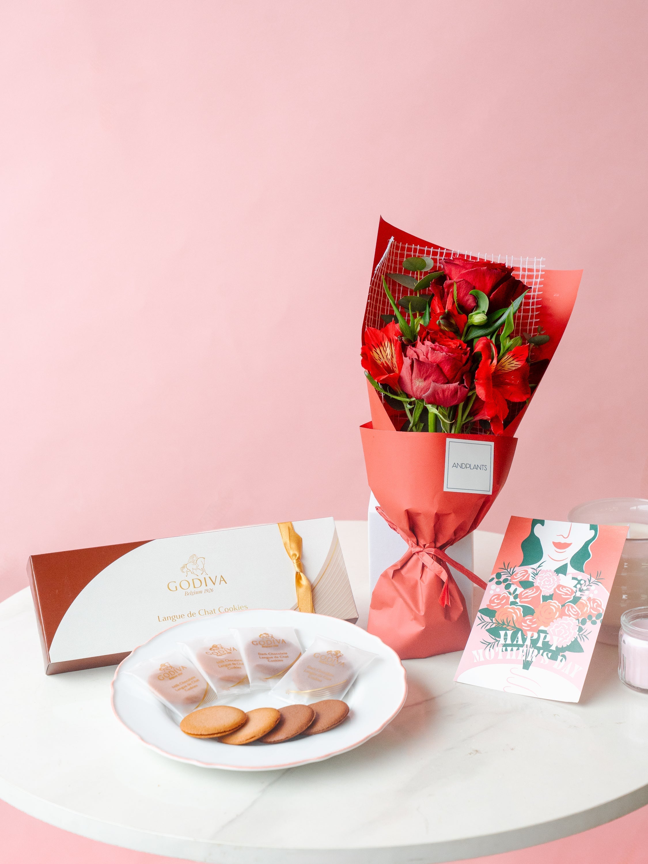 【母の日】GODIVA「ラングドシャクッキー アソートメント（8枚入）」とバラの2輪ブーケのセット