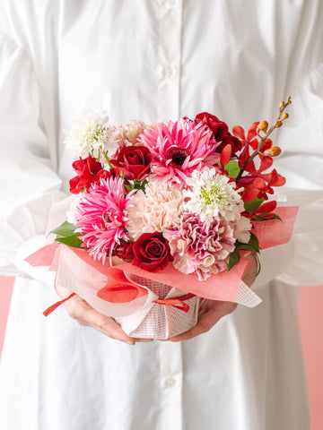 【母の日】ガーベラのアレンジメント - ピンク＆レッド -