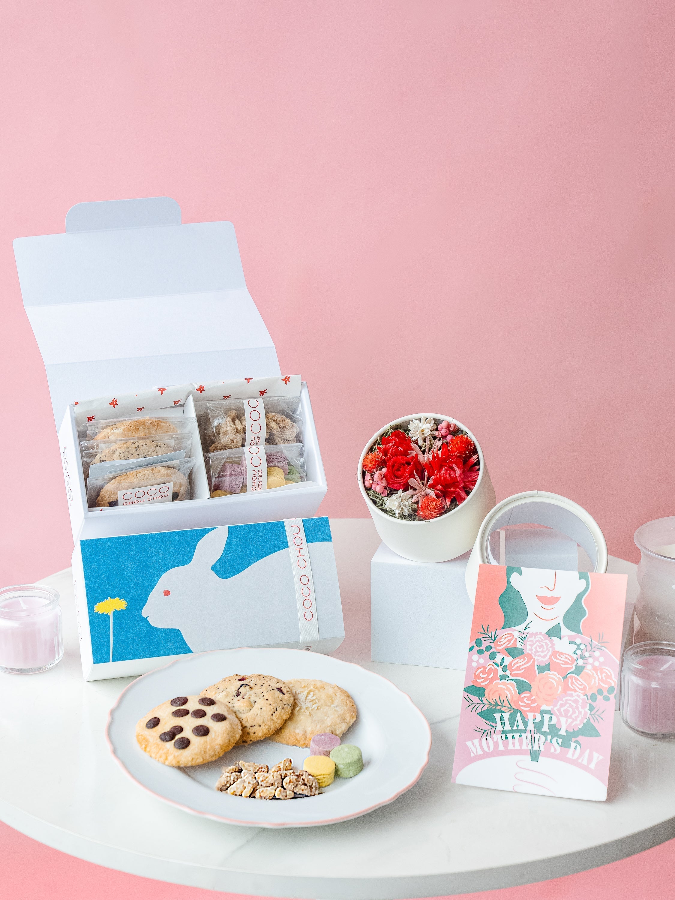 【母の日】CocoChouChou「やさしい焼き菓子 詰め合わせ」とプリザーブドフラワーボックスのセット