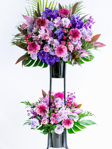【ボリュームアップ】季節のおまかせスタンド花 2段 - パープル -