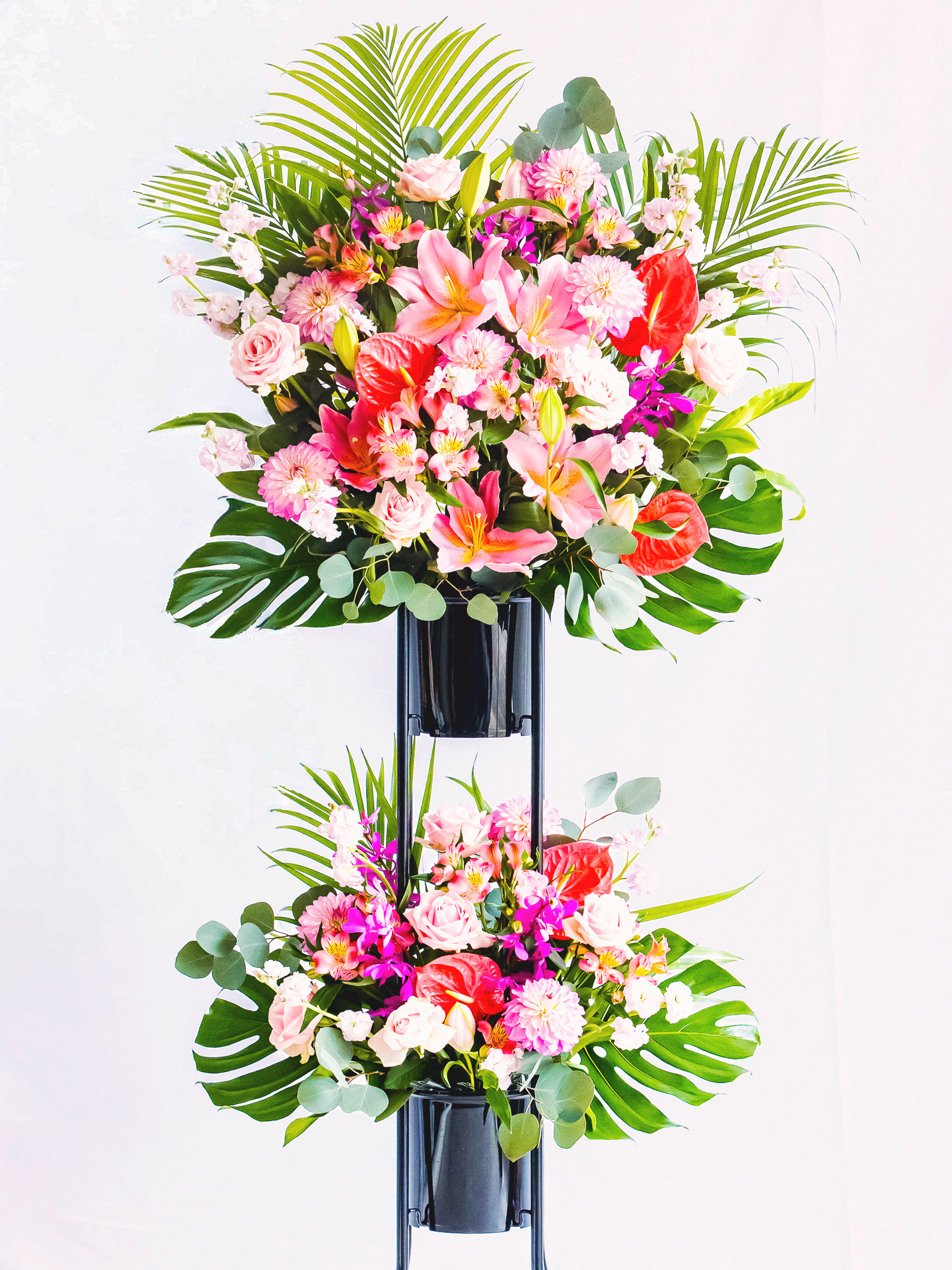 【ボリュームアップ】季節のおまかせスタンド花 2段 - ピンク -