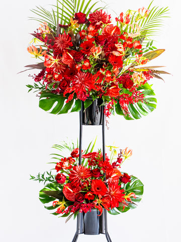 【ボリュームアップ】季節のおまかせスタンド花 2段 - レッド -