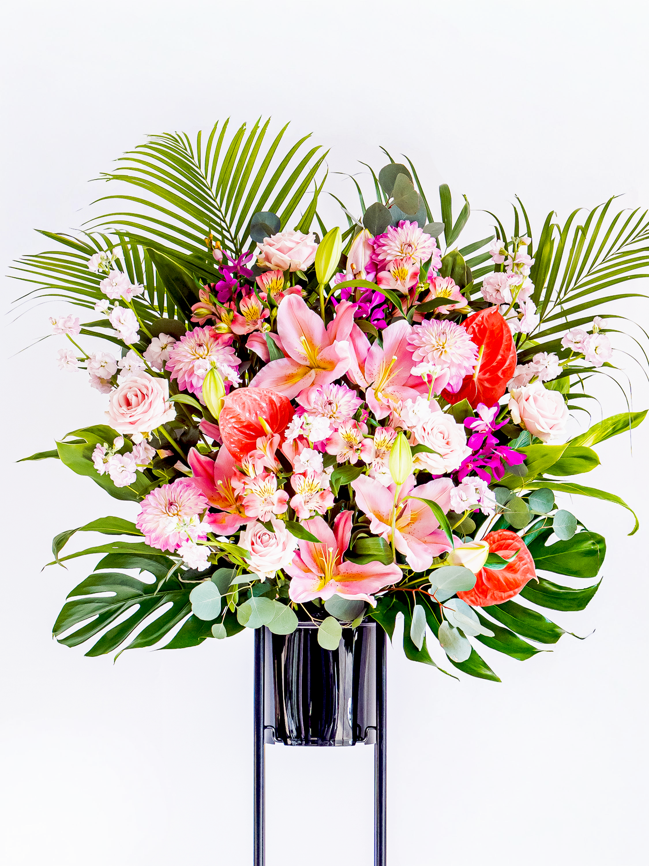 【ボリュームアップ】季節のおまかせスタンド花 1段 - ピンク -