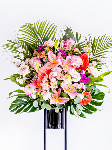 【ボリュームアップ】季節のおまかせスタンド花 1段 - ピンク -