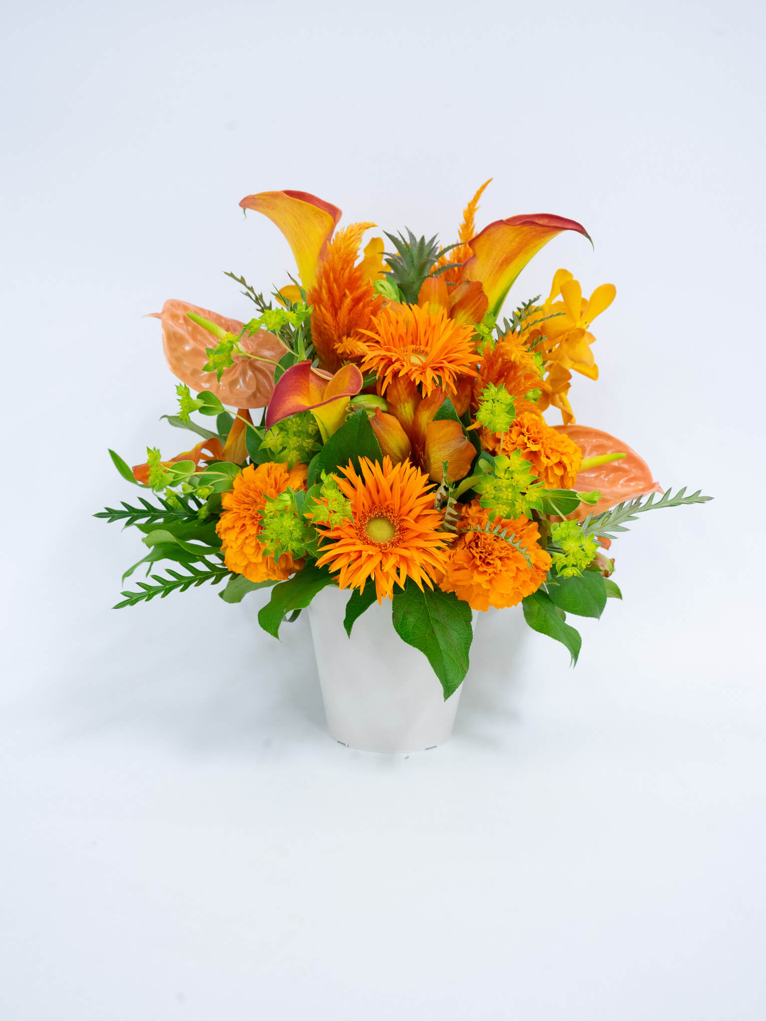 季節のおまかせ生花アレンジ M - オレンジ -