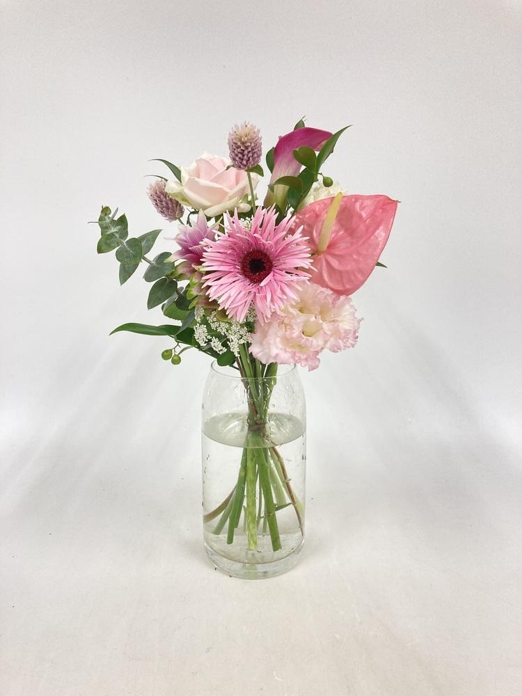 フローリストにおまかせ 季節の花束 S - ピンク -