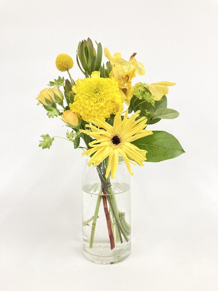 フローリストにおまかせ 季節の花束 S - イエロー -