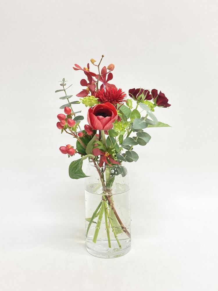 フローリストにおまかせ 季節の花束 S - レッド -