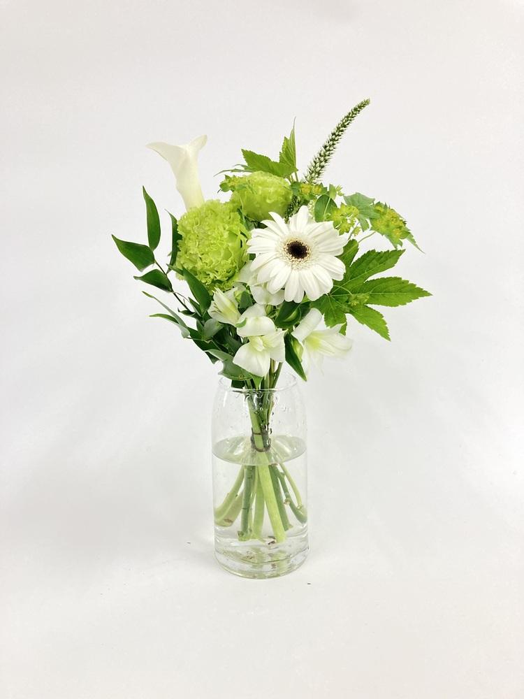 フローリストにおまかせ 季節の花束 S - グリーン&ホワイト -