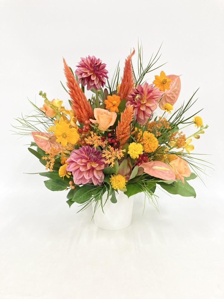 季節のおまかせ生花アレンジ L - オレンジ -