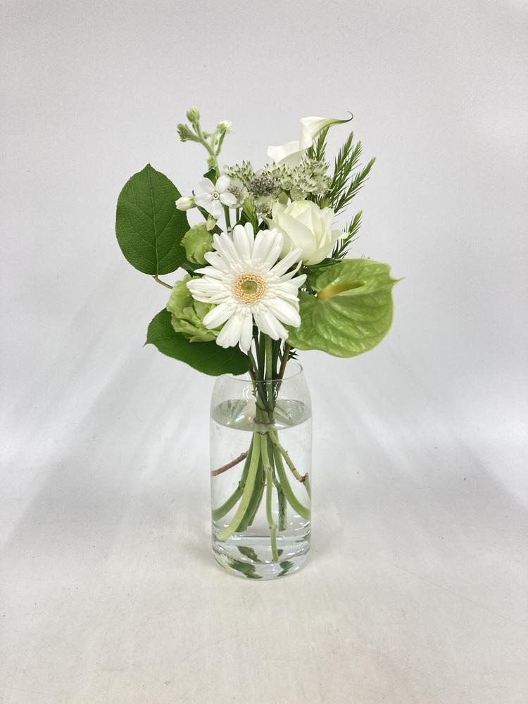 フローリストにおまかせ 季節の花束 S - グリーン&ホワイト -