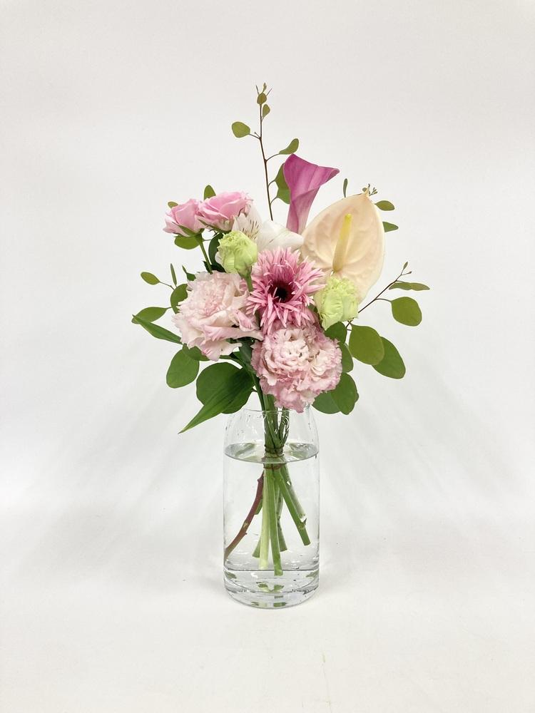 フローリストにおまかせ 季節の花束 S - ピンク -