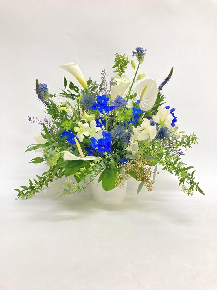 季節のおまかせ生花アレンジ L - ブルー -