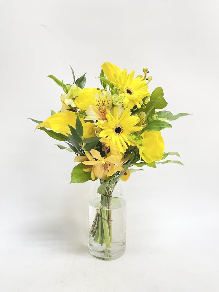 フローリストにおまかせ 季節の花束 M - イエロー -