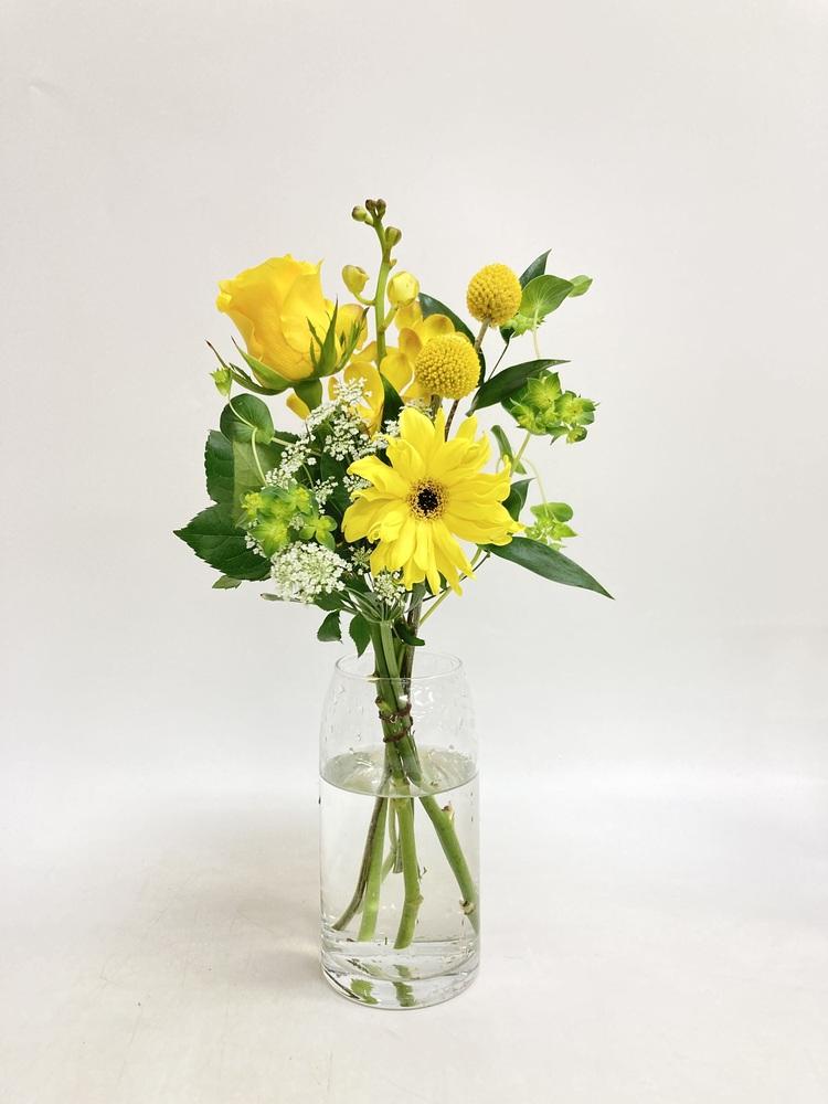 フローリストにおまかせ 季節の花束 S - イエロー -