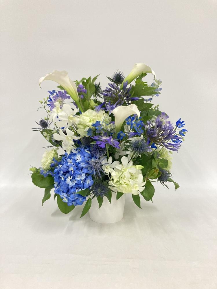 季節のおまかせ生花アレンジ L - ブルー -