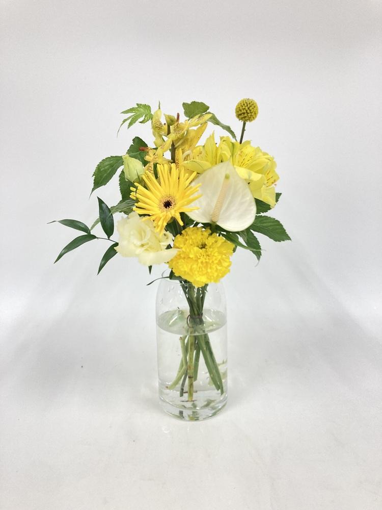 フローリストにおまかせ 季節の花束 S - イエロー -