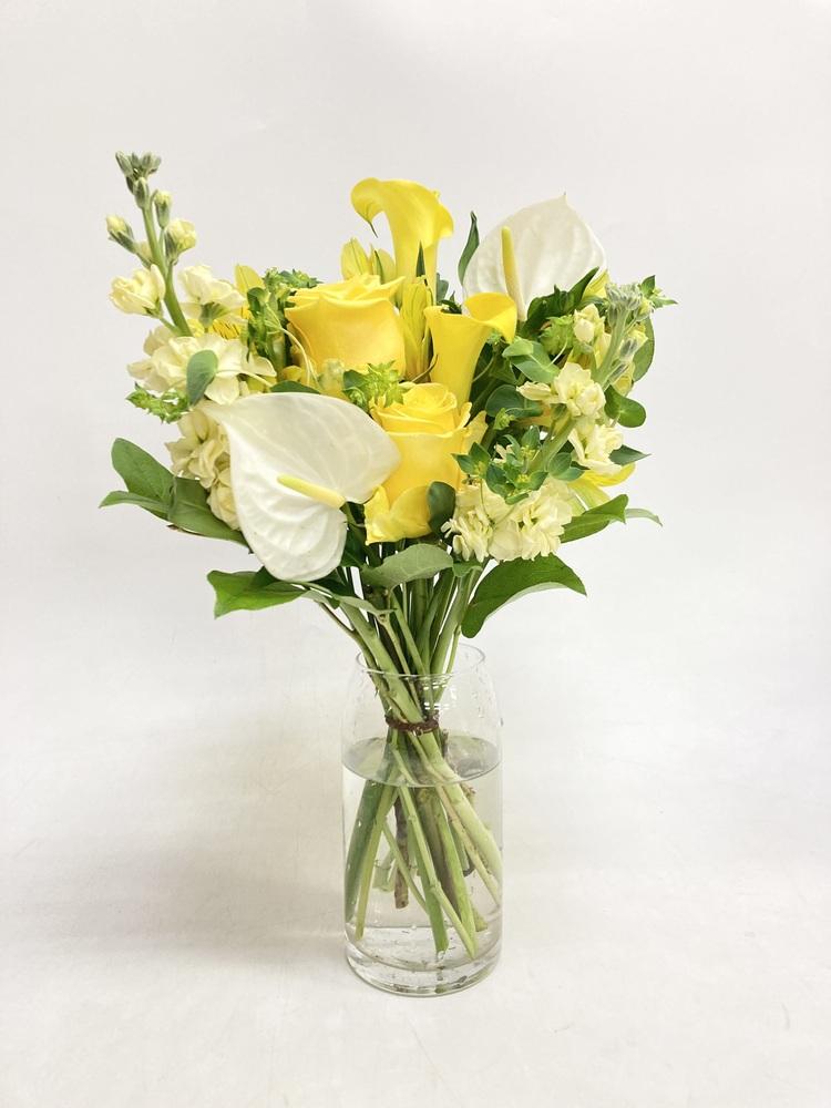 フローリストにおまかせ 季節の花束 M - イエロー -