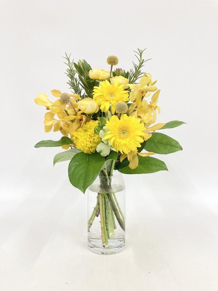 フローリストにおまかせ 季節の花束 M - イエロー -