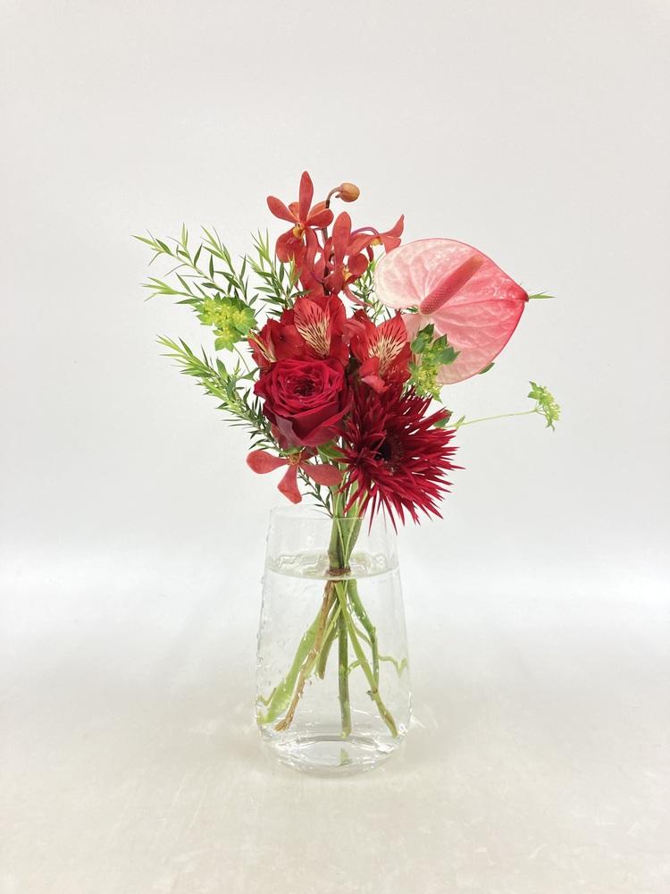 フローリストにおまかせ 季節の花束 S - レッド -