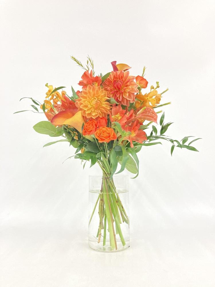 フローリストにおまかせ 季節の花束 L - オレンジ -