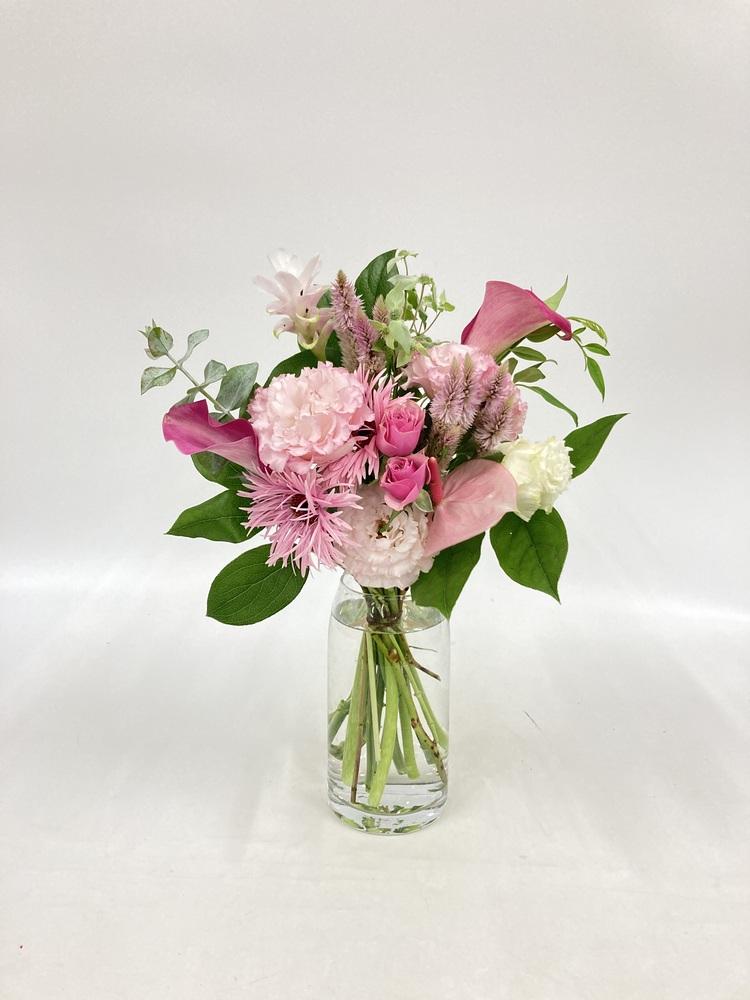 フローリストにおまかせ 季節の花束 M - ピンク -