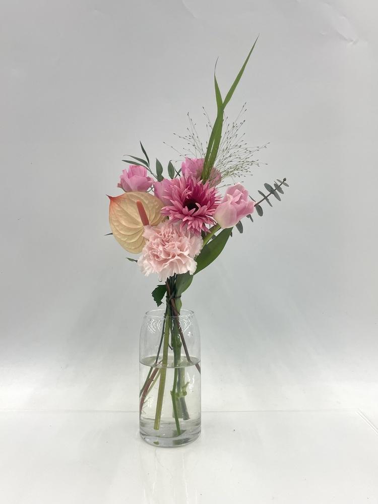 フローリストにおまかせ 季節の花束 S - ピンク -