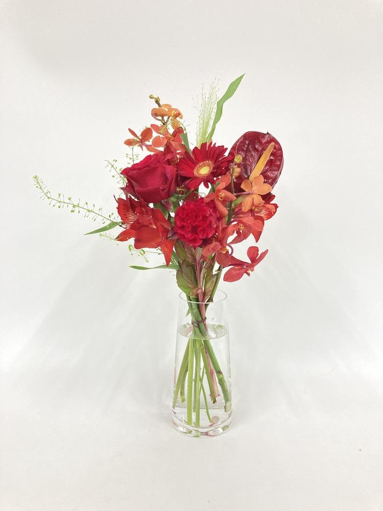 フローリストにおまかせ 季節の花束 S - レッド -