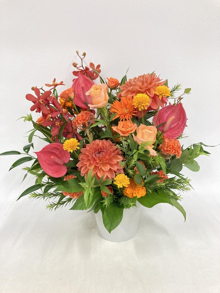 季節のおまかせ生花アレンジ L - オレンジ -