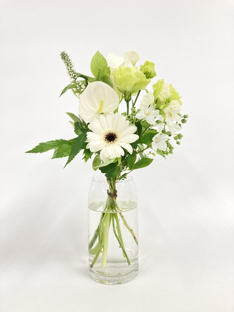 フローリストにおまかせ 季節の花束 S - グリーン&ホワイト -