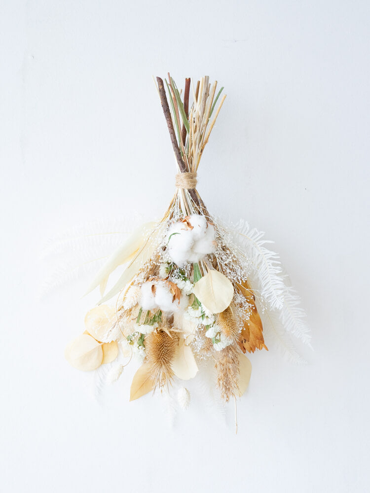 【壁に掛ける】ドライフラワーのスワッグ - ベージュ -
