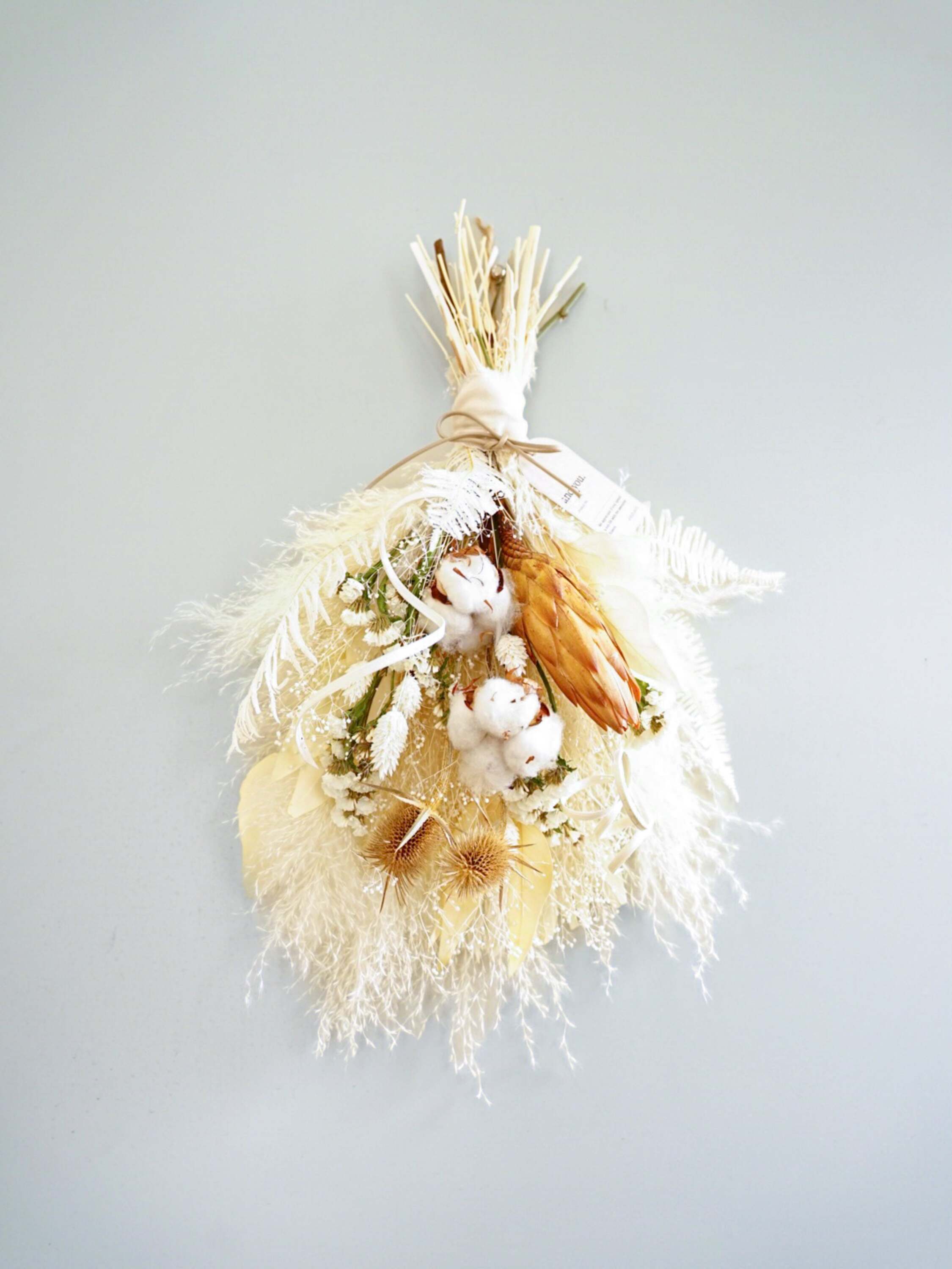 【壁に掛ける】ドライフラワーのスワッグ - ベージュ -