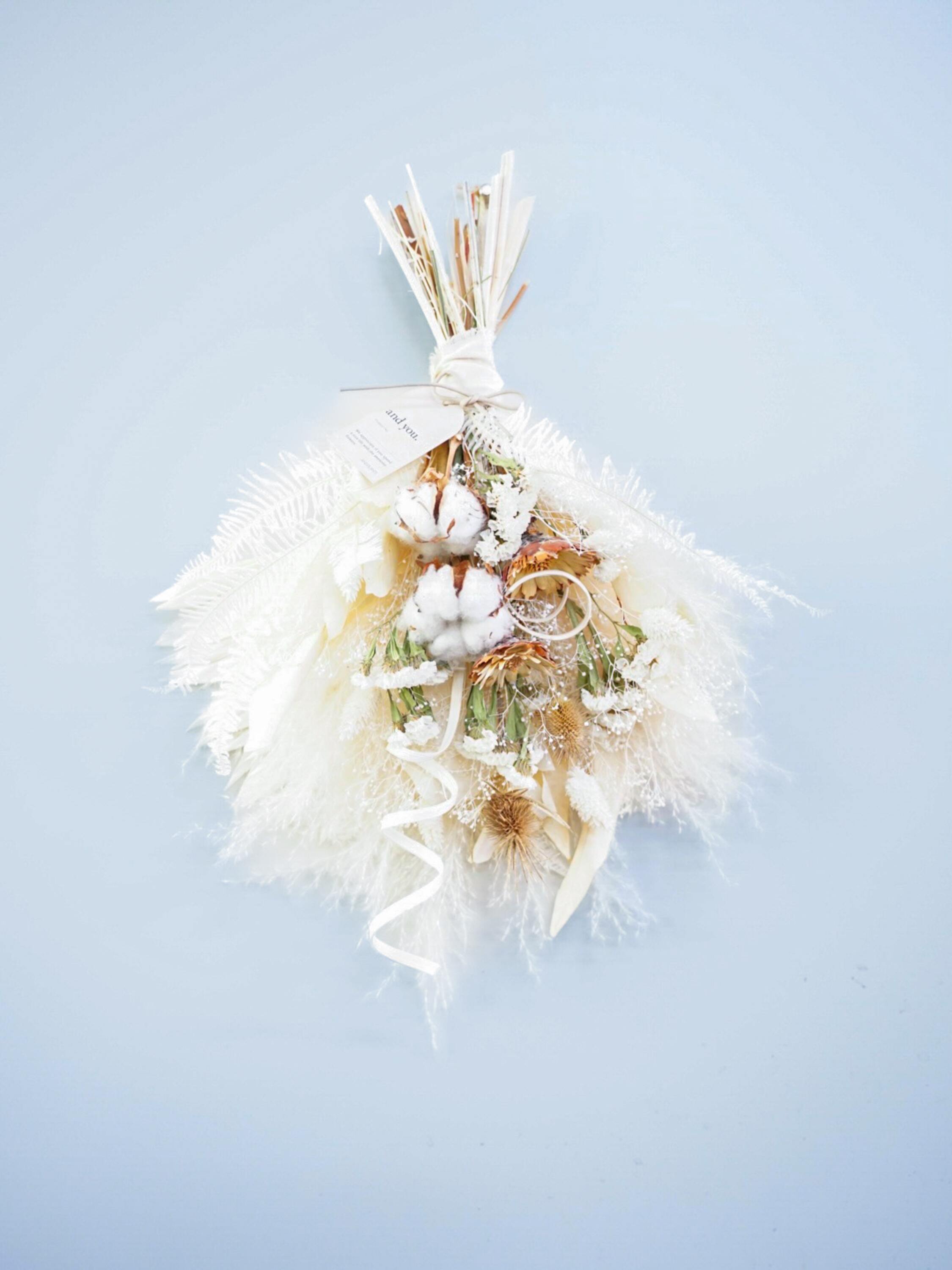 【壁に掛ける】ドライフラワーのスワッグ - ベージュ -